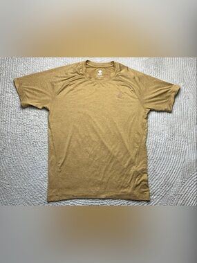 rabbit EZ tee short sleeve size small Style Number R0061